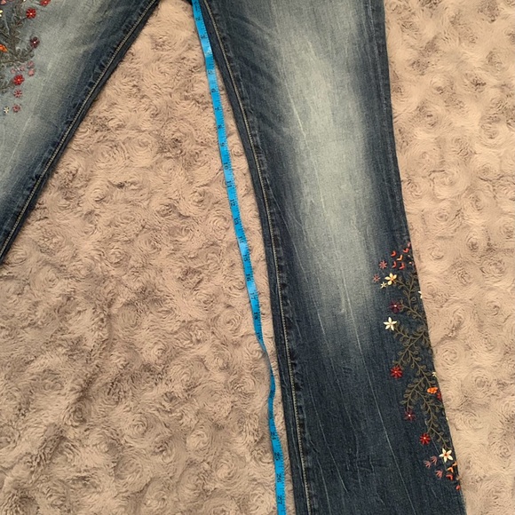 Driftwood Kelly Embroidered Jeans•Medium Wash Denim•Sz. 28•EUC - Picture 14 of 15